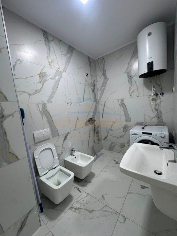 Disponiamo per Affitto Appartamento 2+1+2, Jordan Misja vicino al complesso Ndregjoni.