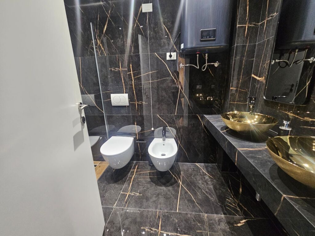 Apartament 2+1 me qira tek Lake View!