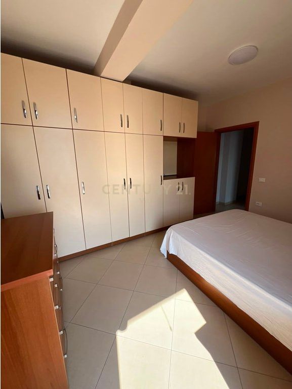 JEPET ME QIRA APARTAMENT 2+1+2 TEK RAJONI I POLICIS DURRES !!