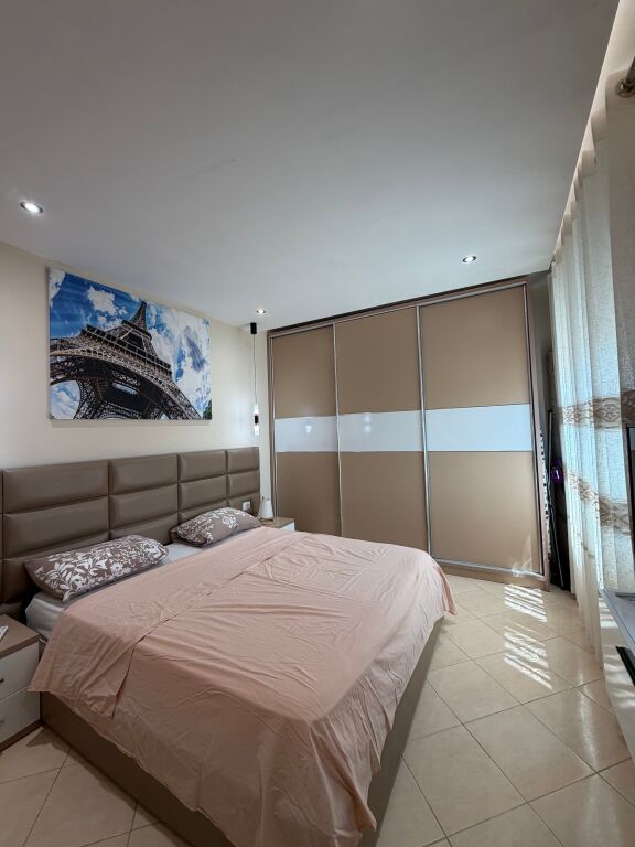 Shitet Apartament 2+1 Rruga Besim Alla