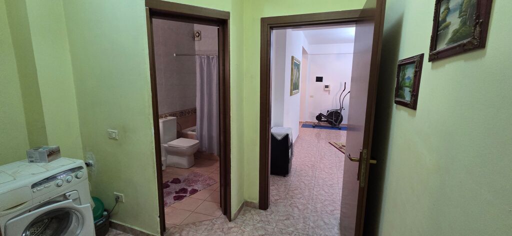 Qera, Apartament 2+1+2, Bllok