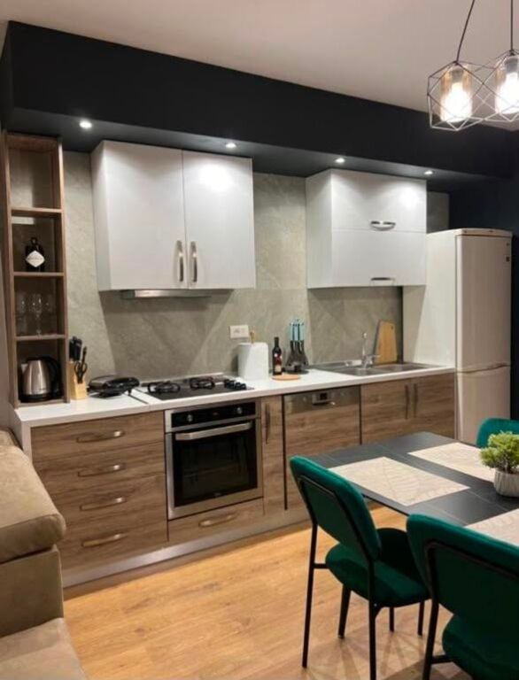 🌊 APARTAMENT ME QIRA – RRUGA E PORTIT, DURRËS