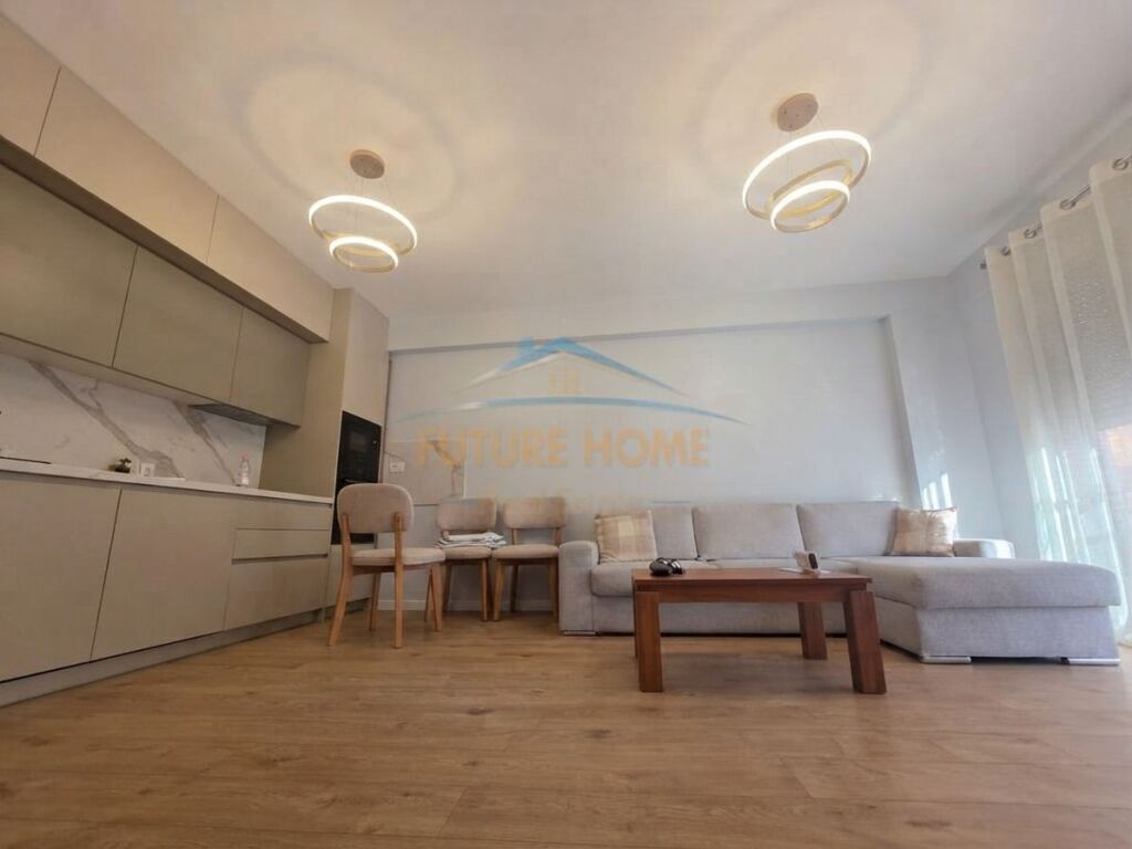 Qera,Apartament 2+1,Komuna e Parisit