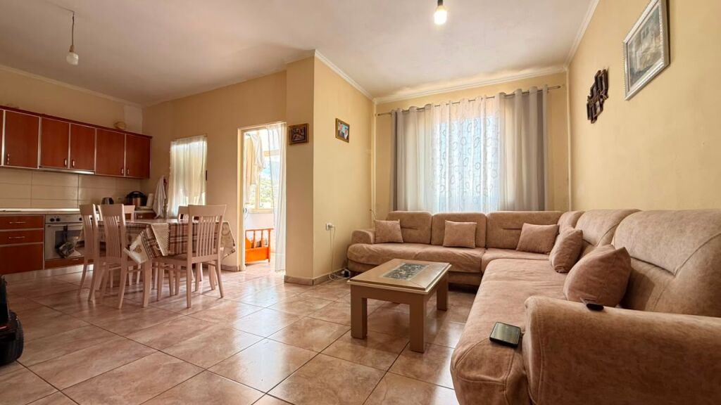 Shitet Apartament 2+1 në Tufinë