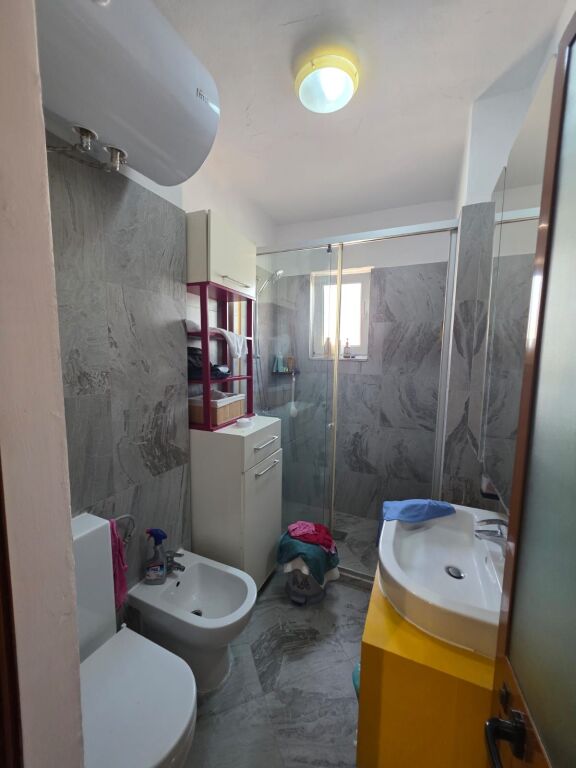 Apartament 2+2+2 në shitje – Plazh, pranë Rrugës Pavarësia
