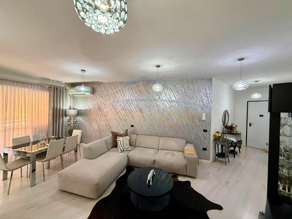 Shitet, Apartament 3+1+2, Unaza e Re, Tiranë