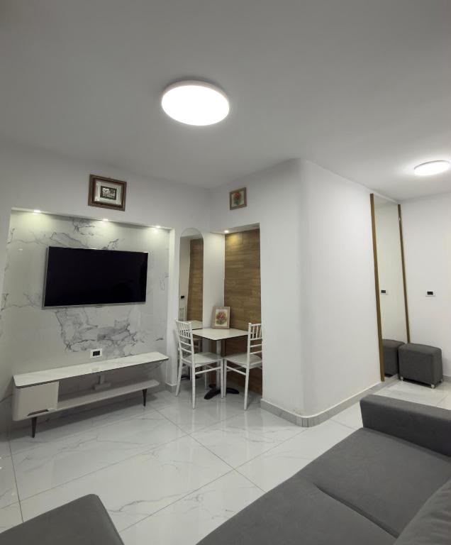 Appartamento 1+1+1 Balcone In Affitto