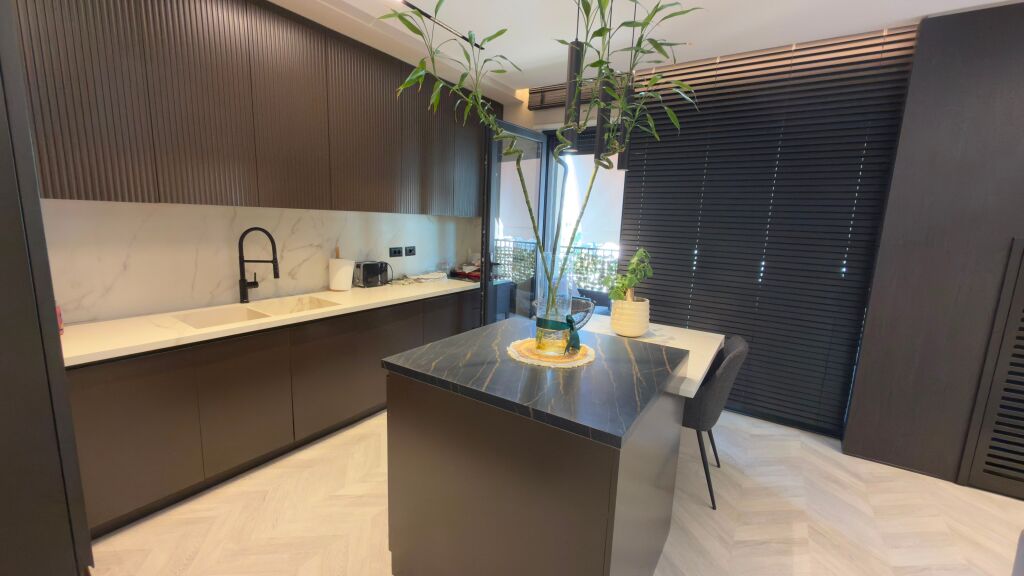 Shesim Apartament 2+1+2 Poste Parkimi tek Liqeni i Thate!
