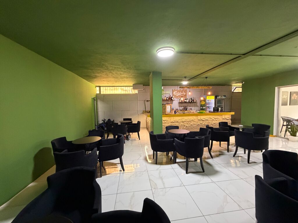 Qira, Bar Kafe, Rruga "Rrapo Hekali", Fondacioni Eleonorë, Tiranë
