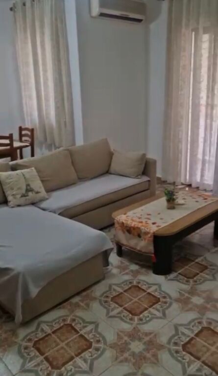 Apartament me qera 1+1 Medrese