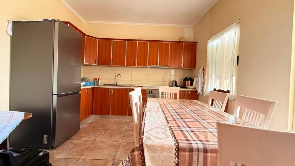 Shitet Apartament 2+1 në Tufinë