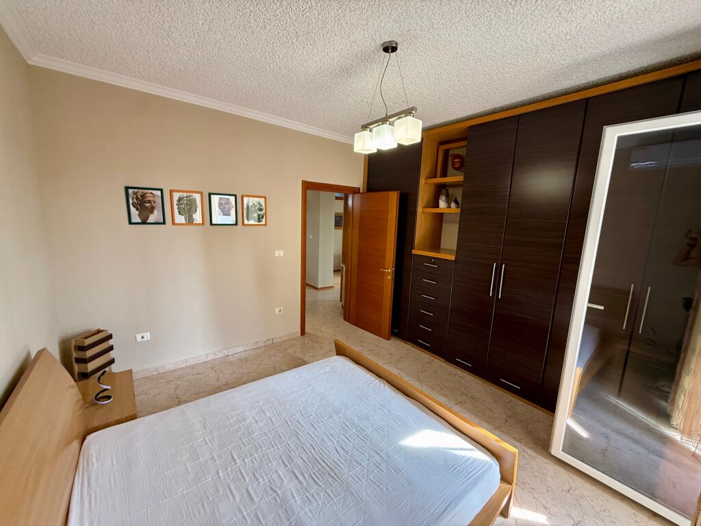 📣 QERA Apartament 2+1 (I Konvertuar) 📍 Rruga e “Kosovareve”, Prane Liqenit Artificial ✨