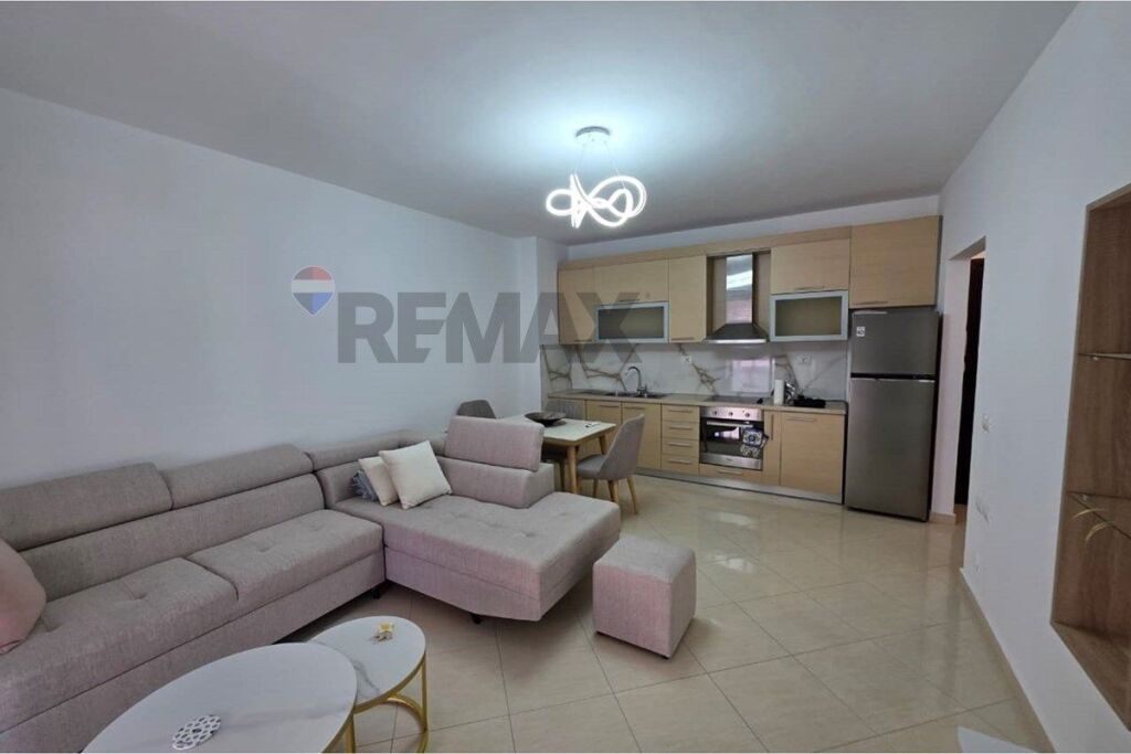 🏢 APARTMENT 1+1 FOR RENT – OSLO COMPLEX, LUNGOMARE, VLORA