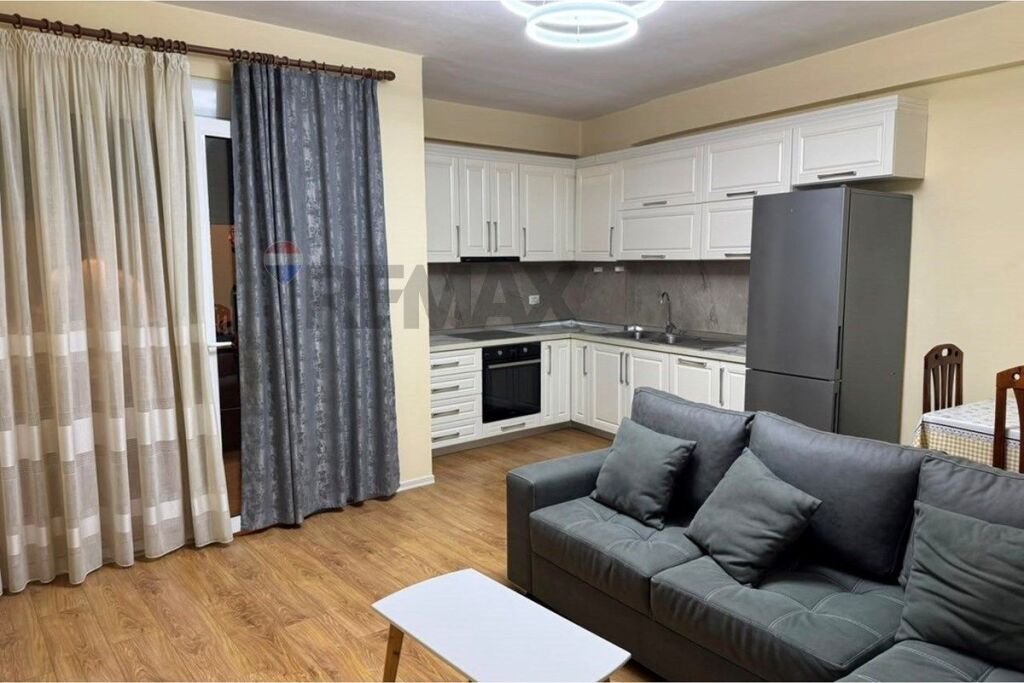 Apartament 2+1 per qira tek Kompleksi Star, 21 Dhjetori