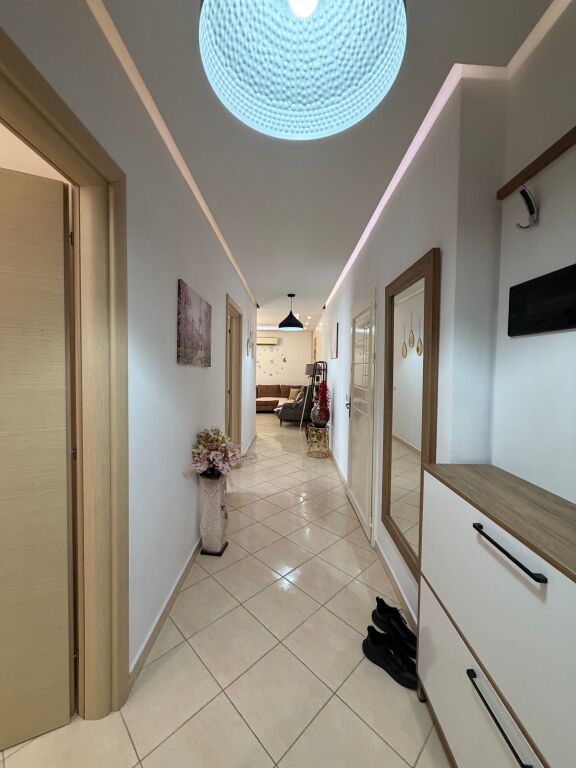 Shitet Apartament 2+1 Rruga Besim Alla