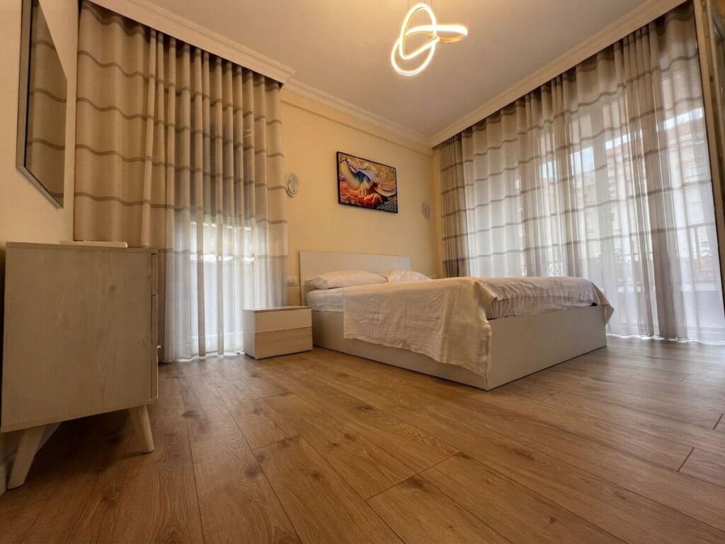 Affitto, Appartamento 2+1+3, Nuovo Mercato, Tirana.