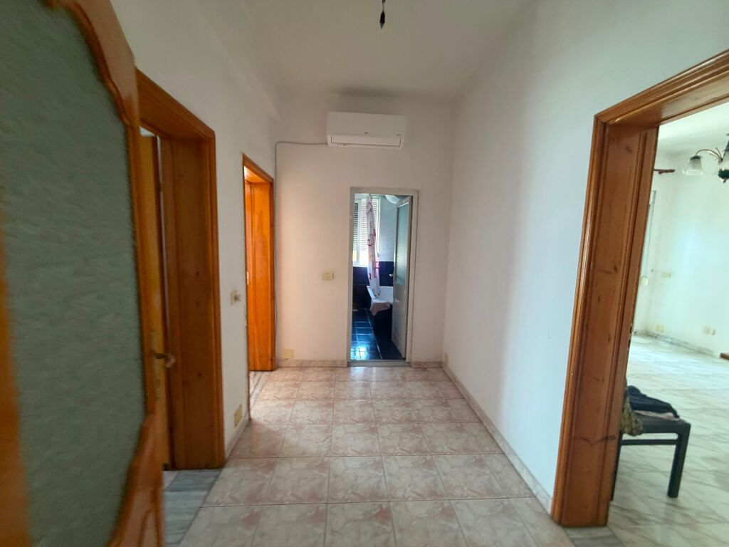 Okazion!! Shitet Apartament 3+1+2+2 + garazhd ne Durres
