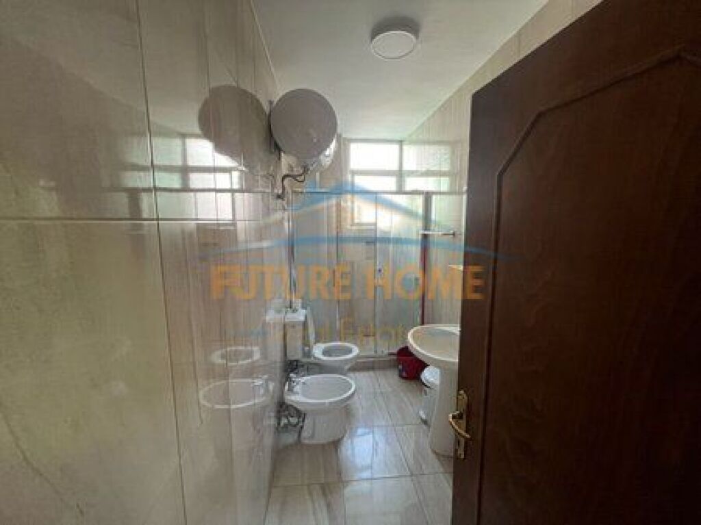 Rent, Apartment 2+1, Commune of Paris, Tirana. 