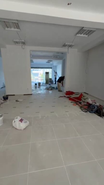 Qera | Ambjent Biznesi | Komuna e Parisit | 1500 €/muaj