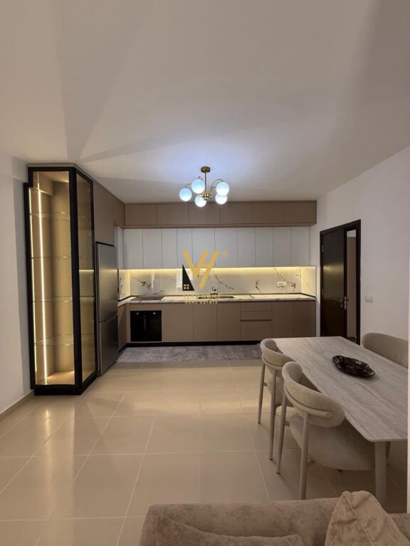 APPARTAMENTO 2+1+BLK IN AFFITTO AL MERCATO ELETTRICO 75.000 LEKE