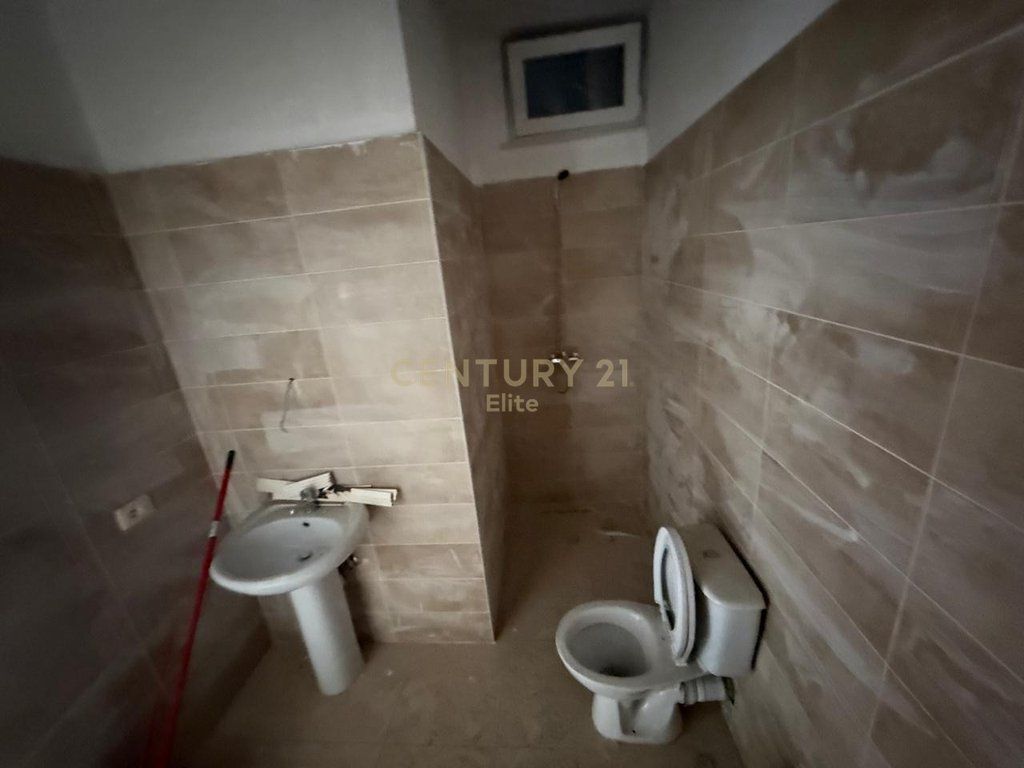 SHITET APARTAMENT 2+1+2 NE RRUGEN 5 MAJI