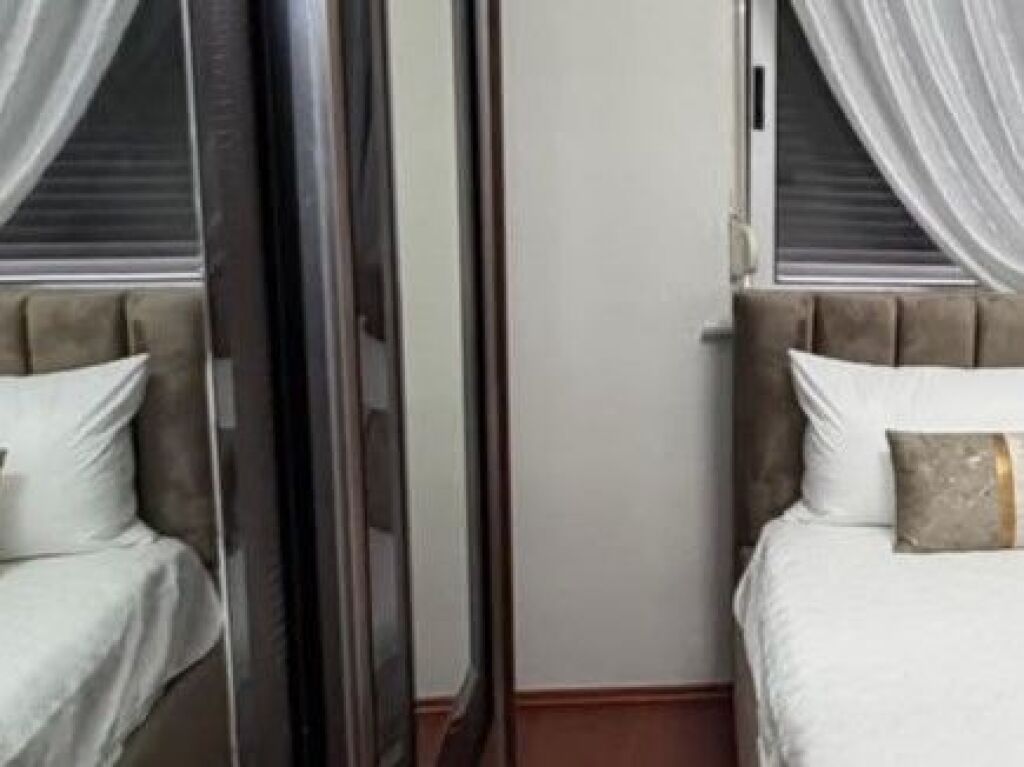 Jepet apartament 1+1 me qira tek Rruga Ali DEMI .