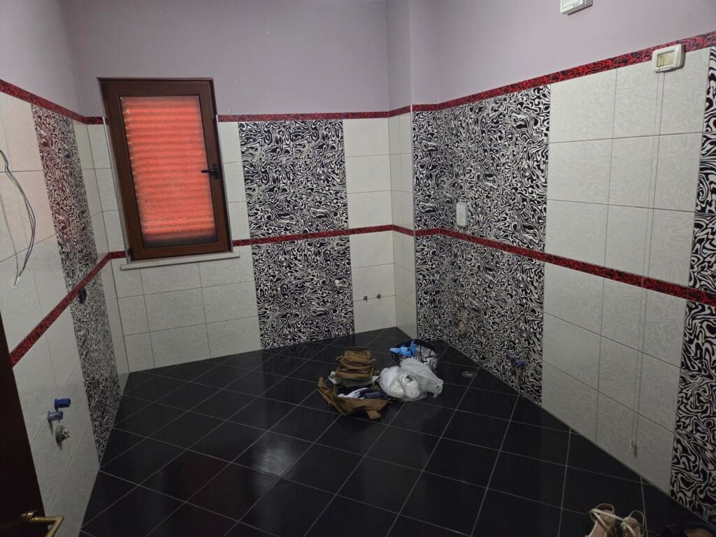 Villa su 3 piani con terreno di 500 m² a Shijak