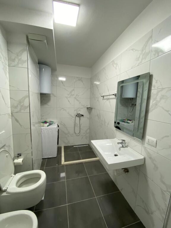 🏡 Apartament 2+1+2 me qera  📍Rezidenca Turdiu   🏢 Kati 5  🛗 Me ashensor  📐 Sipërfaqja: 120m² 🌿 Me ballkon   💰 Çmimi: 75.000 Lekë/Muaj  📩 Për më shumë informacion ose për një vizitë në pronë, kontaktoni.