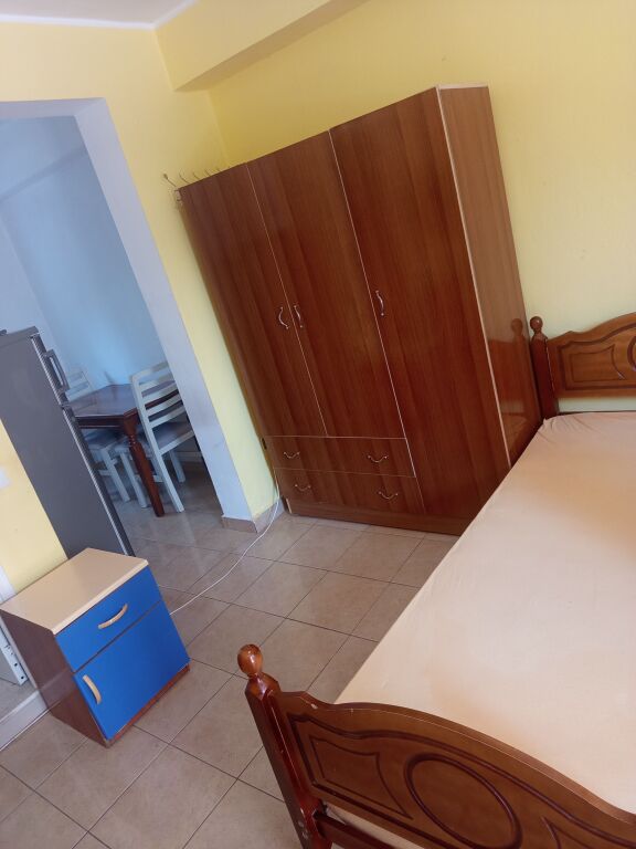 Garsionere  26000 leke.Fakulteti Ekonomik