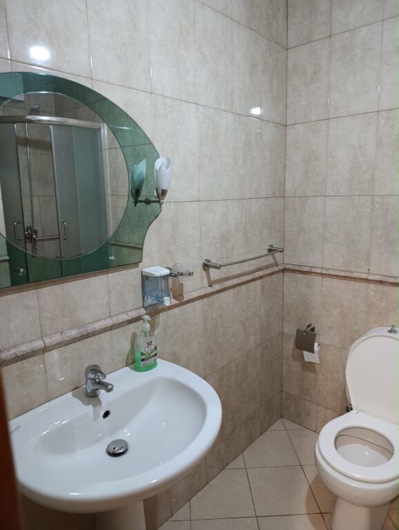 🏠 Appartamento 1+1 in affitto – Zogu i Zi Appartamento 1+1 in affitto nella zona di Zogu i Zi