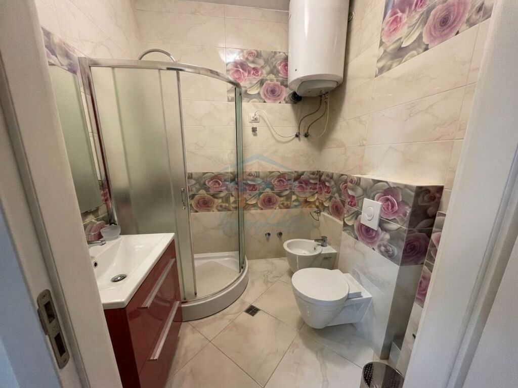 Affitto, Appartamento 1+1, Nuovo Mercato, Tirana.