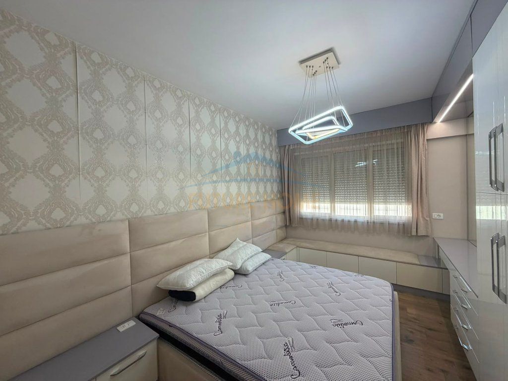 Affitto, Appartamento 2+1+2, Comune di Parigi, Kristal Center, Tirana