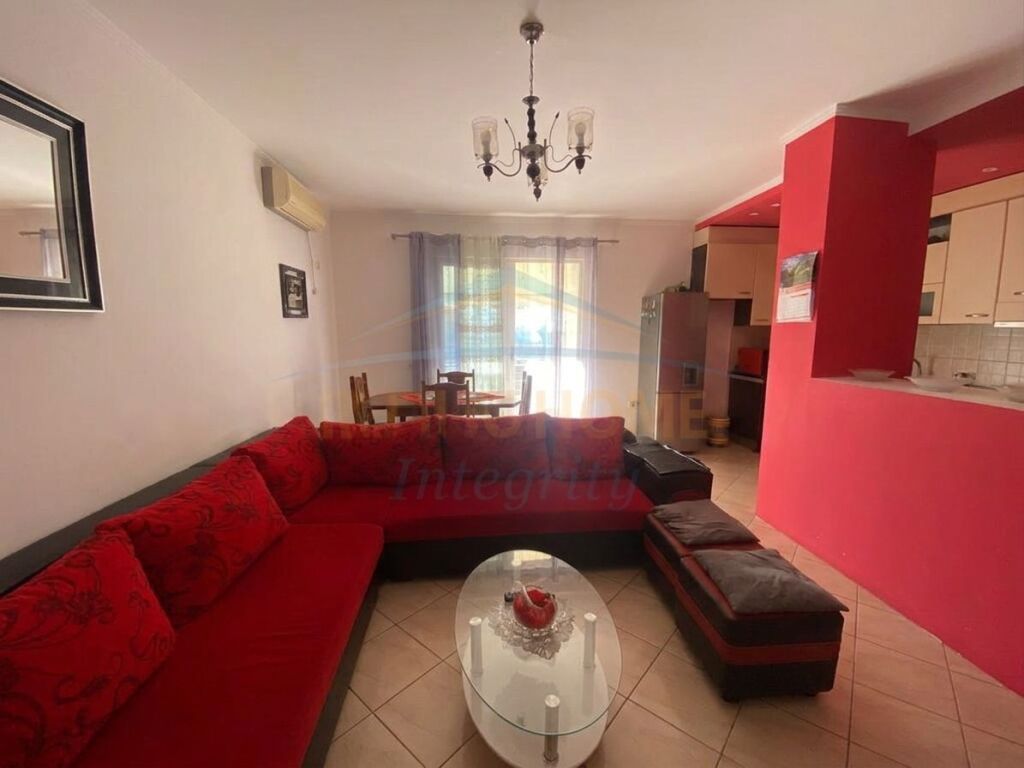 Qera, Apartament 2+1, Fresk, Tiranë.