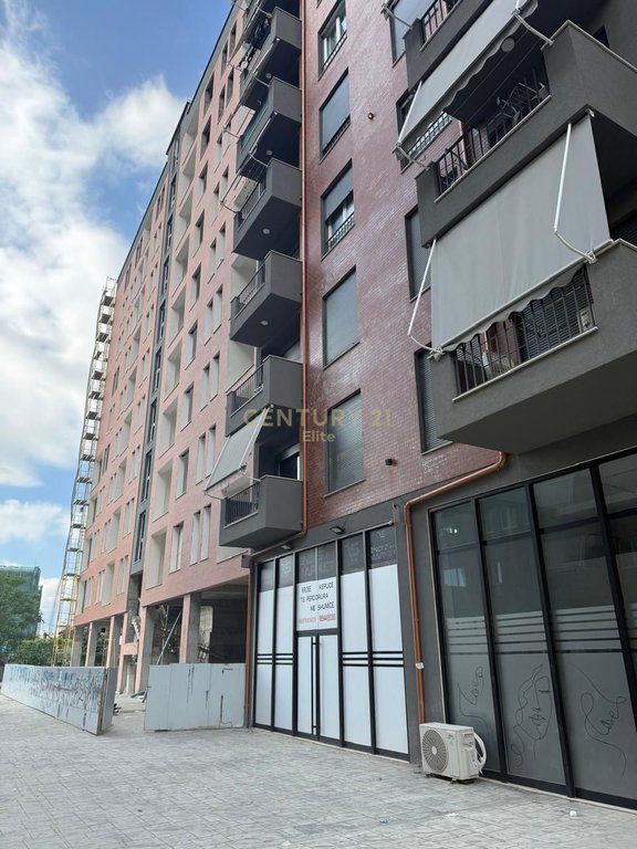 SHITET APARTAMENT 2+1+2 NE RRUGEN 5 MAJI