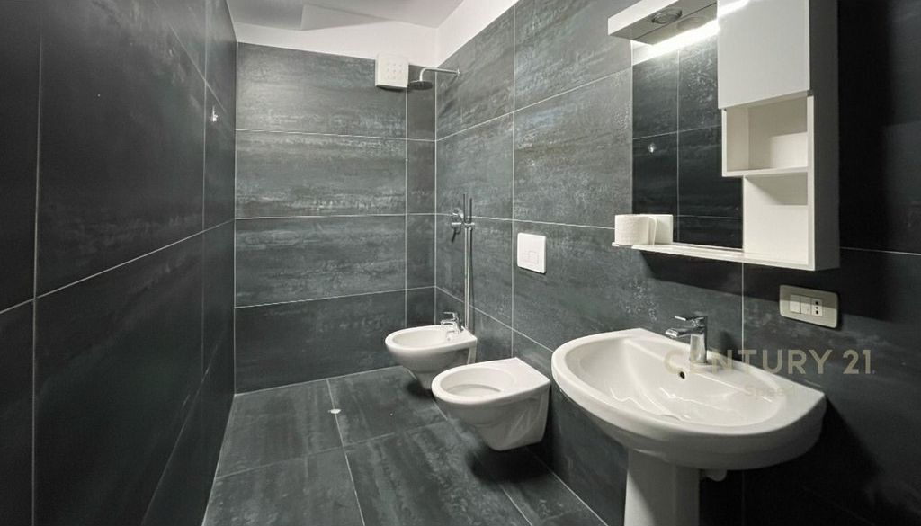Apartament 3+1+2 Per Qira Ne Astir