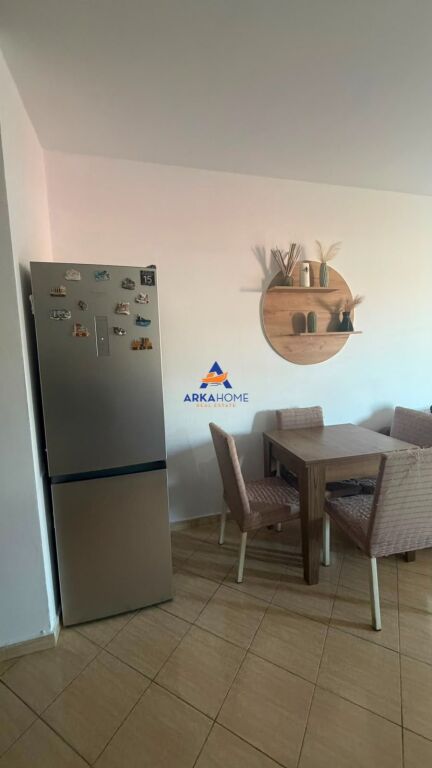 JEPET APARTAMENT ME QERA 1+1+BALLKON "RRUGA BILL KLINTON" 55.000 LEKE