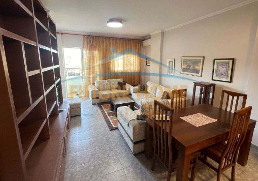 Qira, Apartament 2+1, Komuna e Parisit, Tiranë.