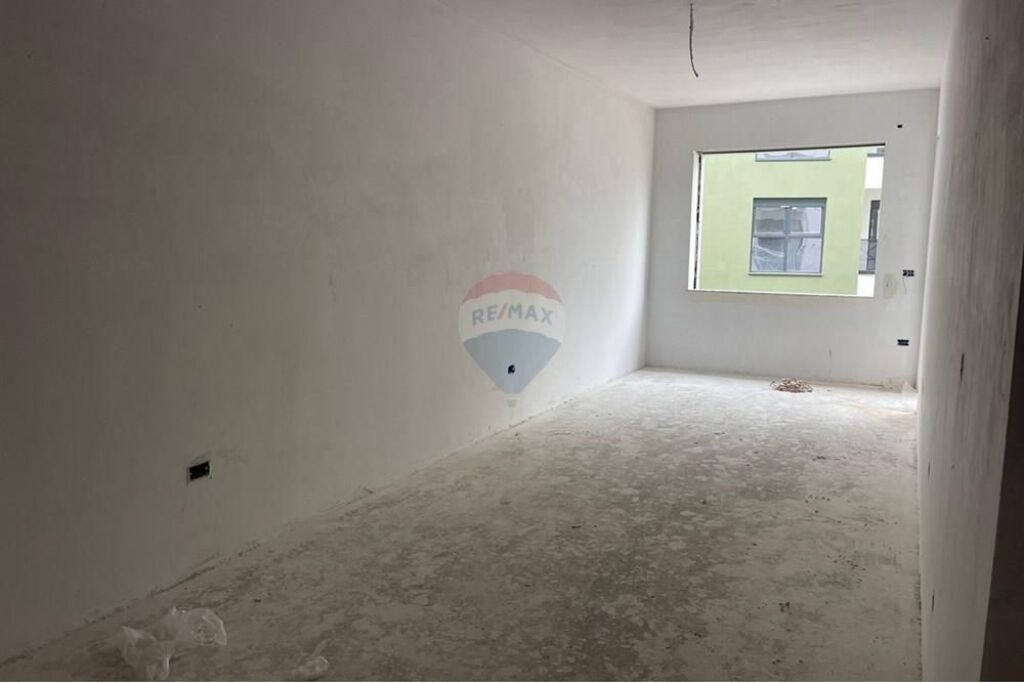 Apartament 1+1 per shitje ne Paskuqan!