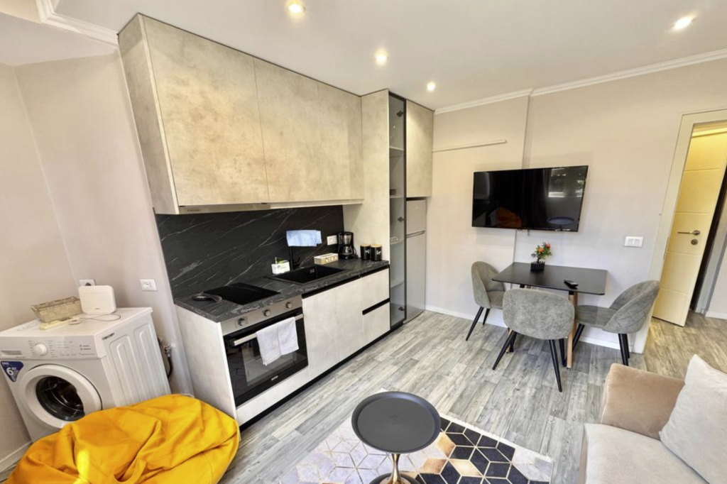 1+1 APARTMENT FOR RENT AT THE 9TH FLOOR!
