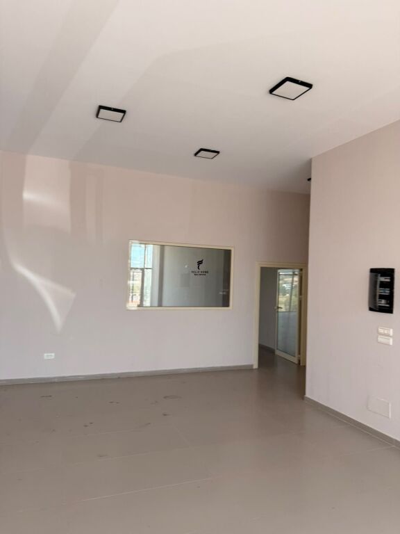 ZYRE ME QERA 120 M2 SAUK 170.000 LEKE FH-88674