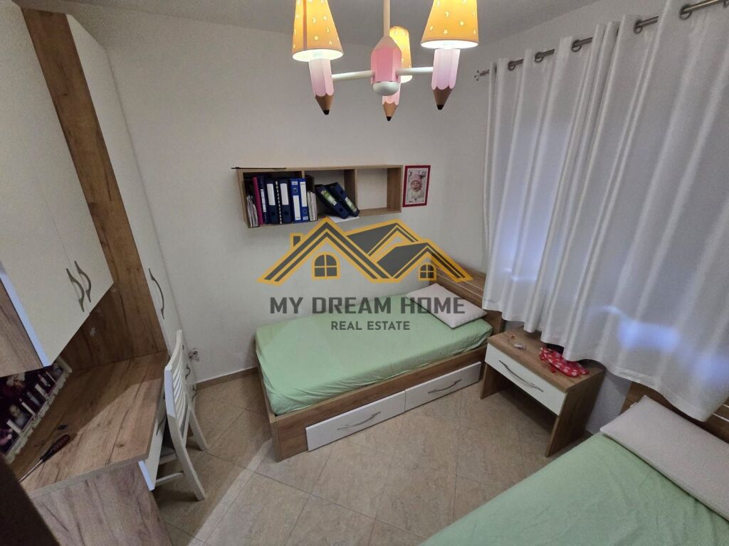 SHITET APARTAMENT 2+1 PRAN POLICIS DURRES!