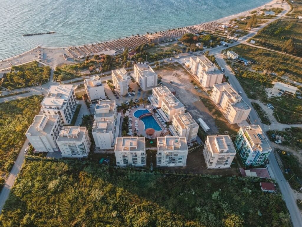 Shitet, Apartament 1+1, "Tirana Resort" Radhimë, Vlorë