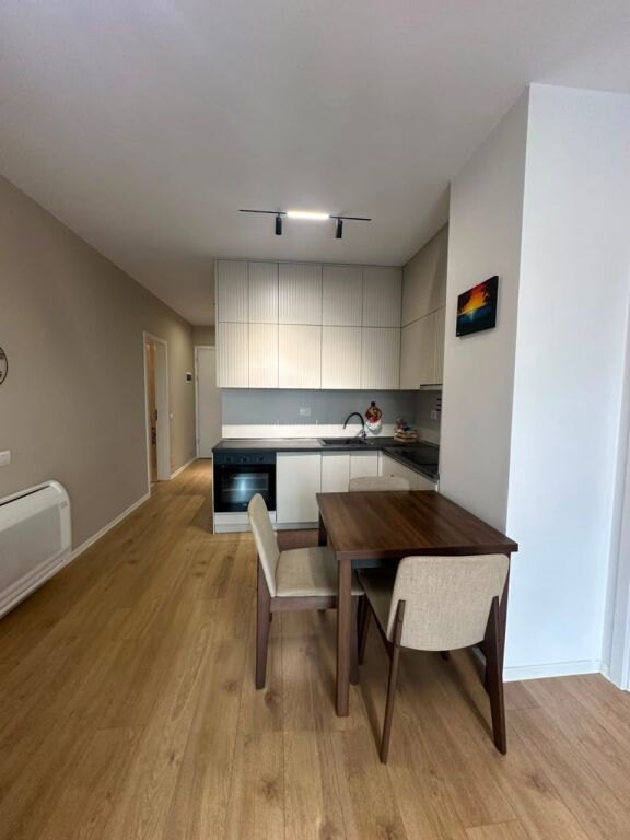 Jepet me qira apartament 1+1