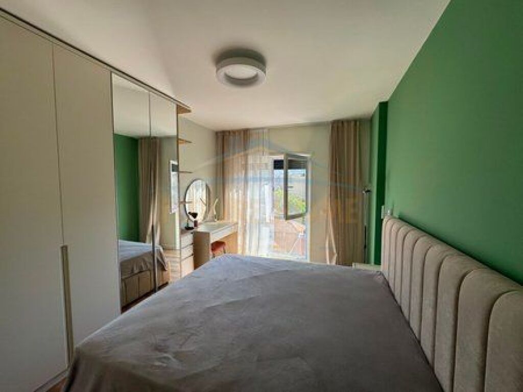 Qira, Apartament 1+1, Shkolla e Kuqe, Tiranë.