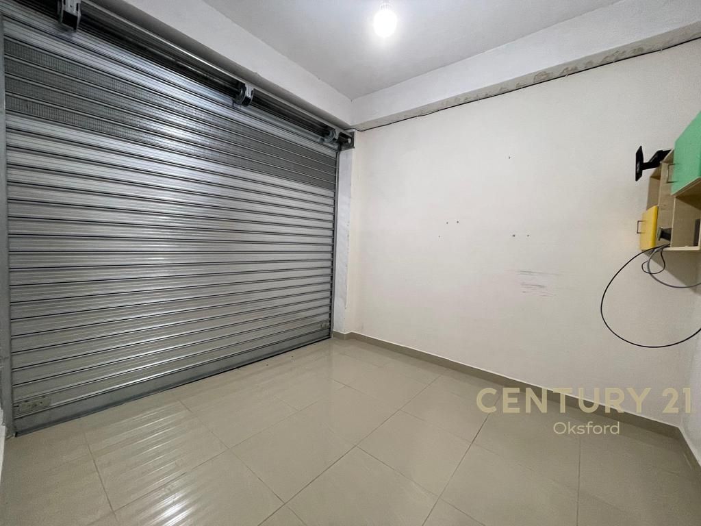 JEPET ME QIRA 414M2 SIPERFAQE PARKIMI NE FRESK