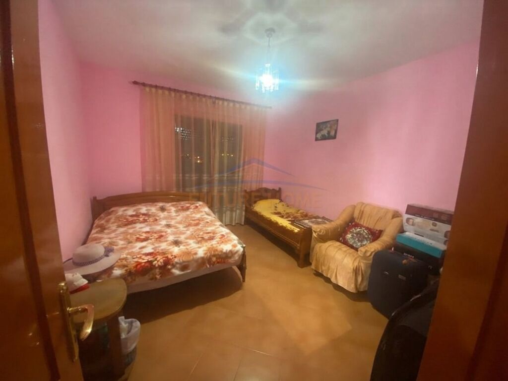 Shitet, Apartament 3+1, Misto Mame, Tiranë.