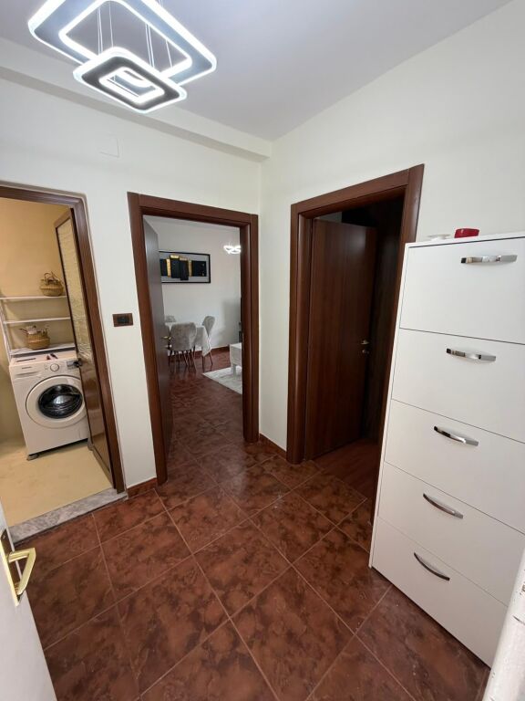 Jepet me qira apartament 1+1