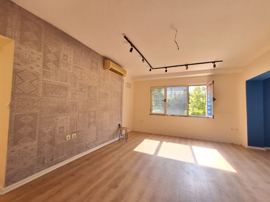 PREMISES 100 m² FOR RENT FOR OFFICES – IN THE CENTER