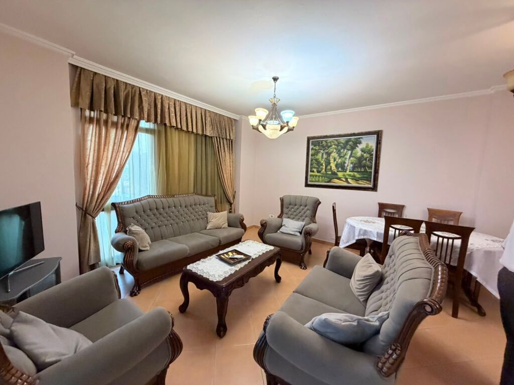 Jepet me Qera Apartament 2+1+2WC+Verande  📍Vasil  Shanto prane Gjykates se Rrethit 💶 Çmimi: 750 Euro