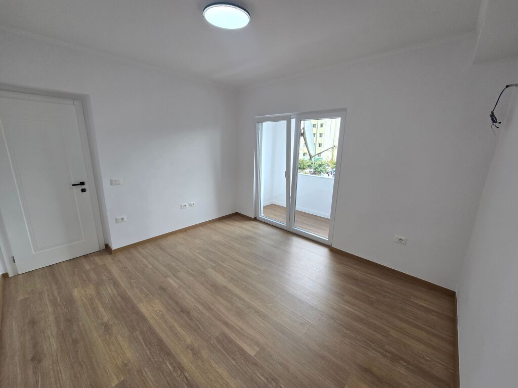 Apartament 1+1  Investuar Në Shitje Prane Medreses